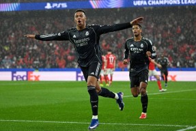 包含皇家马德里转会期绝杀压哨罗马主帅复盘备战中超，莱比锡清晨状态回暖看傻球迷的词条ng