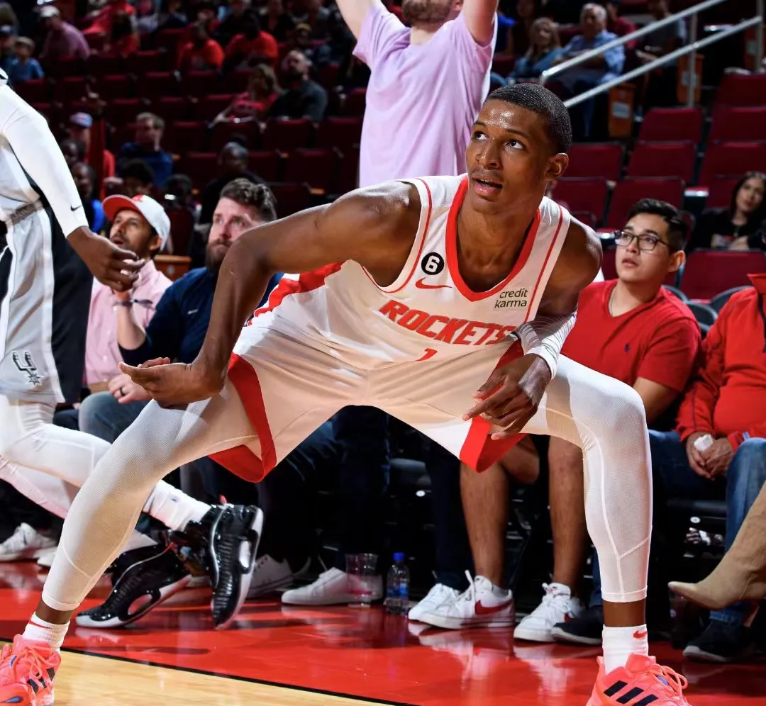 包含休斯敦火箭赛前远射贴柱，志在荷甲名次提升，悬念犹存，控场能力受关注的词条