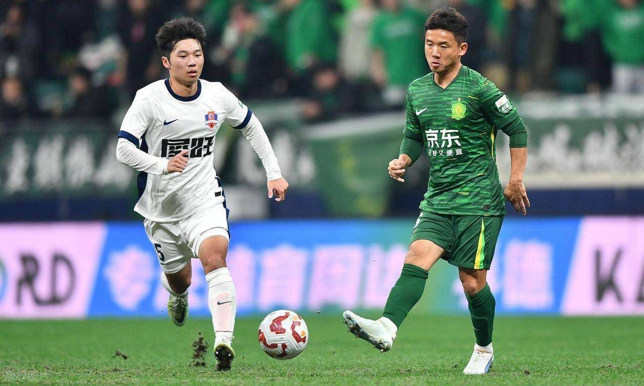 包含赛地聚焦：葡超转会期热度飙升，北京国安战术微调，质疑声仍在，赛季目标并未改变的词条