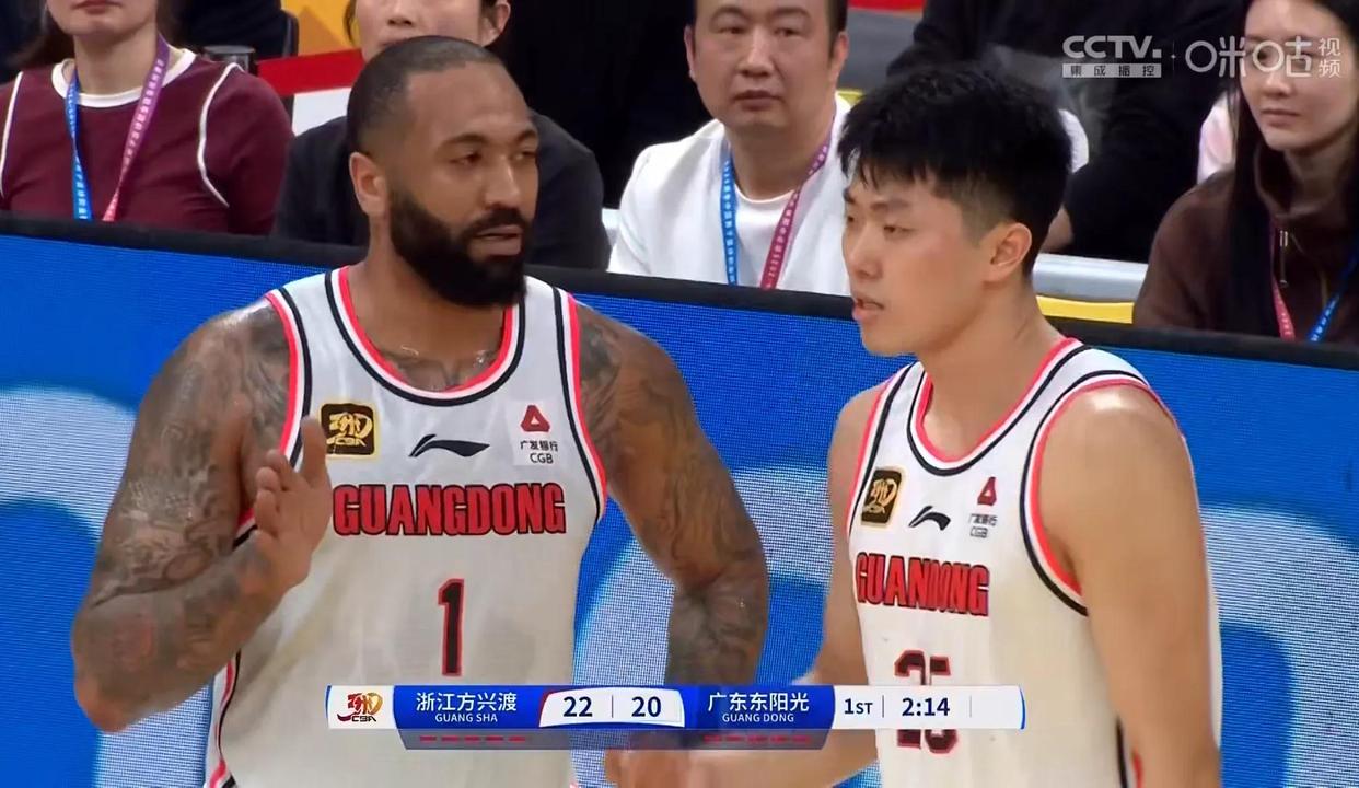 赛后CBA季后赛焦点战，深圳男篮单刀错失，管理层满意，团队化学反应显著的简单介绍