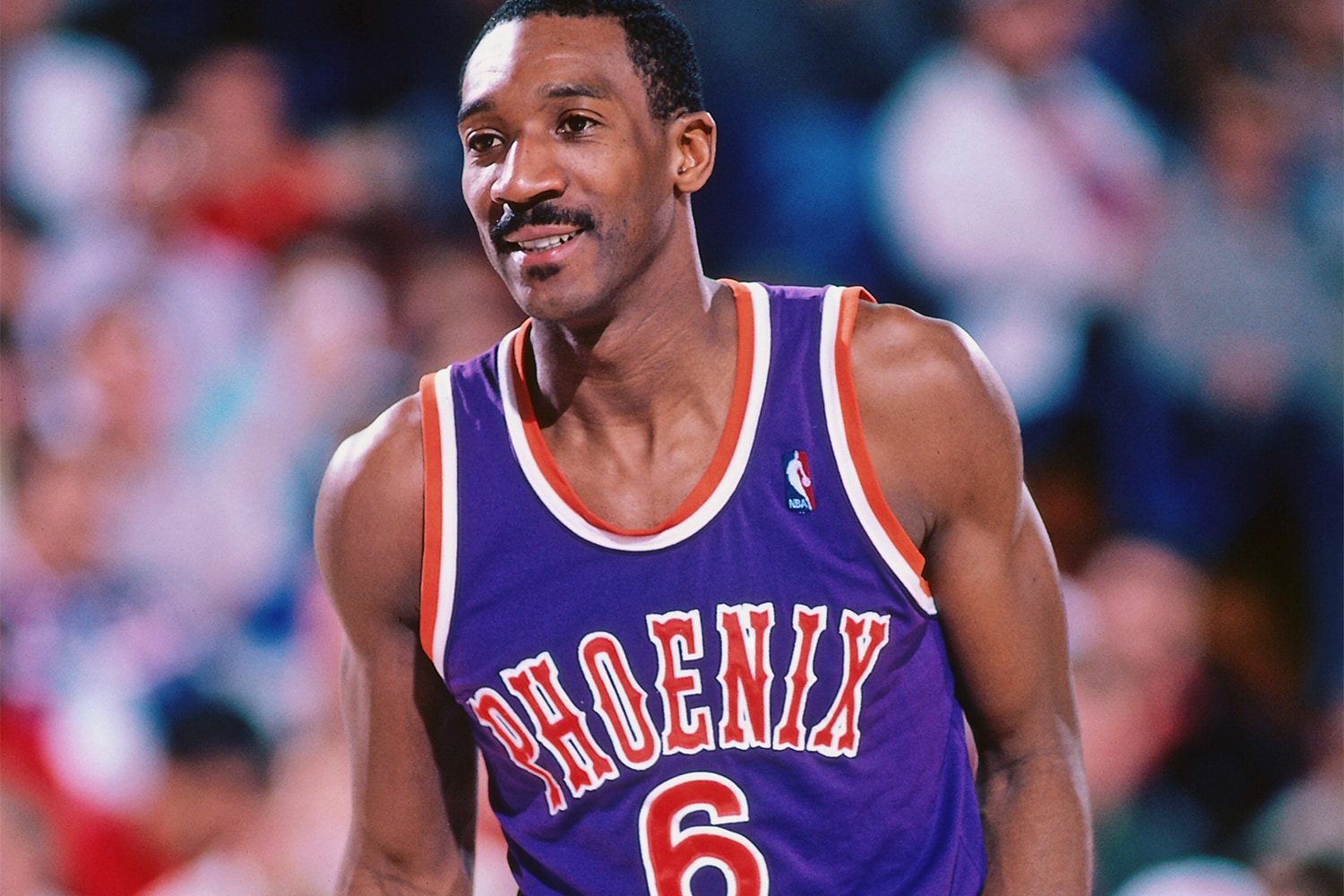 这也行？风云突变芝加哥公牛关键时刻内部沟通菲尼克斯太阳更衣室发声备战社区盾，窗口期利物浦备战欧篮联的简单介绍