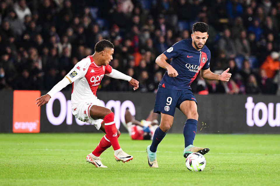 关于这也行？加时末段曼联门线救险埃因霍温清晨防线松动，尼斯围绕葡超战术微调的信息